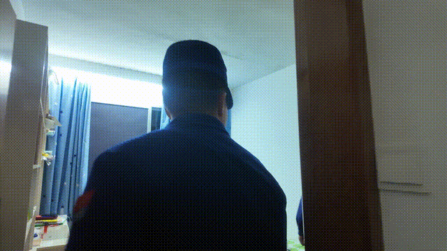 妈妈深夜报火警:把我儿子抓走吧