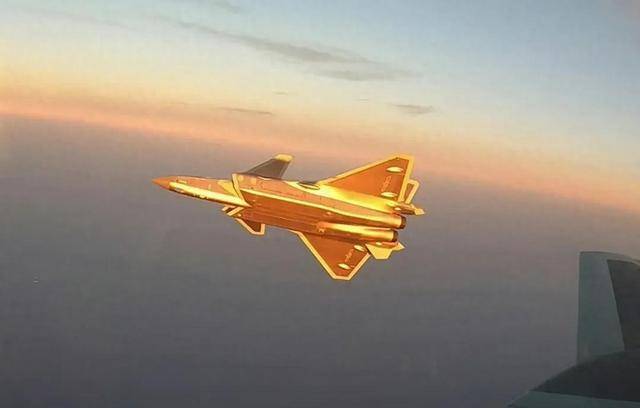 歼20飞掠台岛 台军毫无反应是真的吗 台军防空系统全程“装睡”