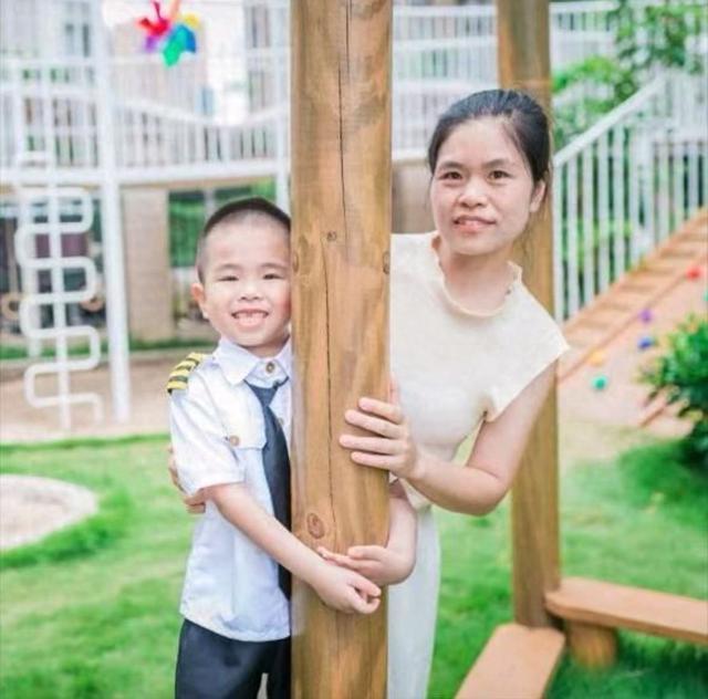 患肿瘤9岁男孩小石头离世