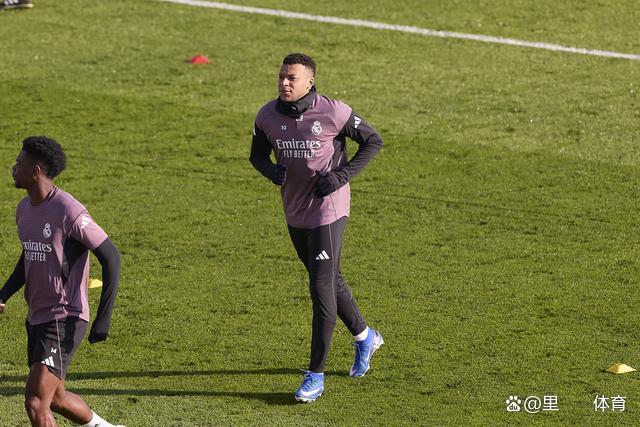 姆巴佩膝伤成一大谜团:皇马与其团队措辞相左,战曼城到底上不上 恢复时间成焦点