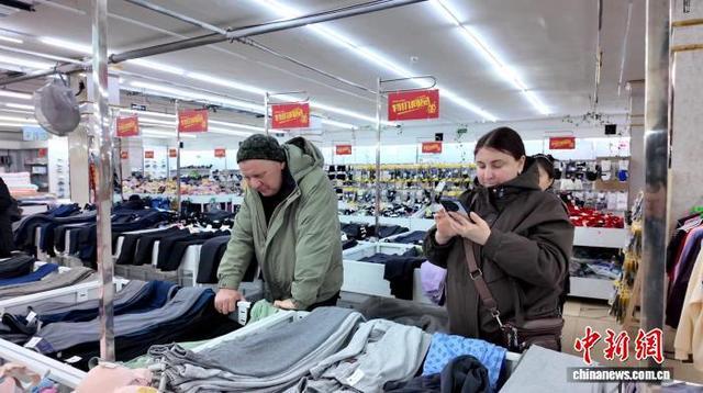 600余名俄游客跨境乐游饶河 妇女节共度温馨时光