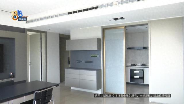 千万新房，十八万全屋定制，当时考虑到“师傅也不容易”，结果现在他都无法入住