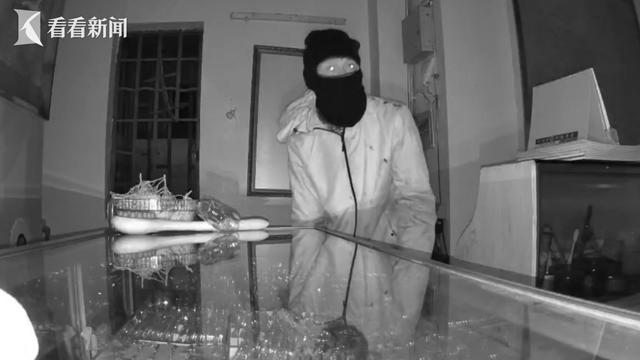 凭可乐瓶警方10小时破黄金大盗案 半瓶可乐成关键线索