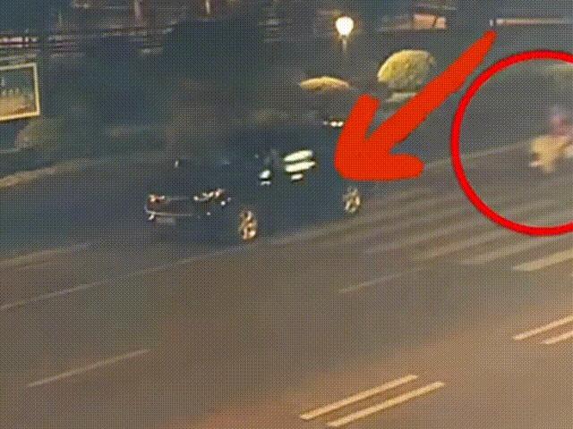 家长违停孩子开门杀撞人逃逸 警惕“开门杀”