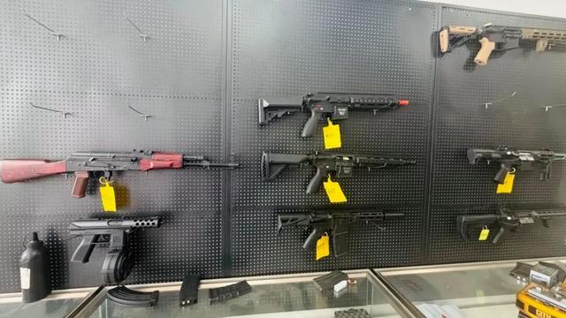 男子卖玩具枪被羁押后改判无罪获国赔 重获自由重启人生