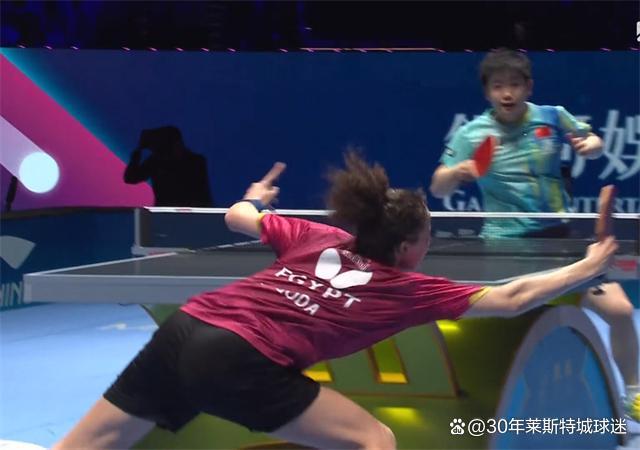 孙颖莎被逼到绝境 靠一个擦边拯救自己 逆转晋级半决赛