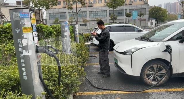 司机租新能源车连遭故障后退车遭拒 安全底线何在