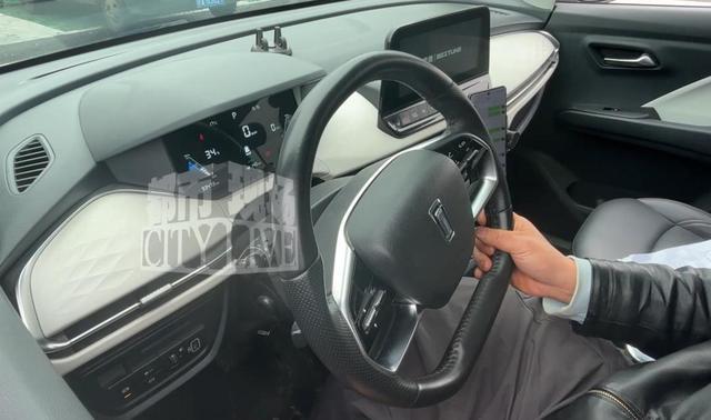 司机租车连遭故障后退车被拒 安全底线何在?