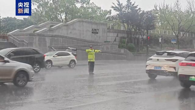 武汉大暴雨连破两项气象纪录