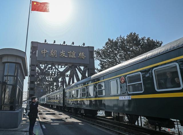 王毅同朝鲜外相会谈 探讨半岛局势与合作