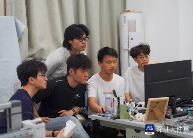 职校生宿舍创业日进万元 技术“小白”逆袭成功