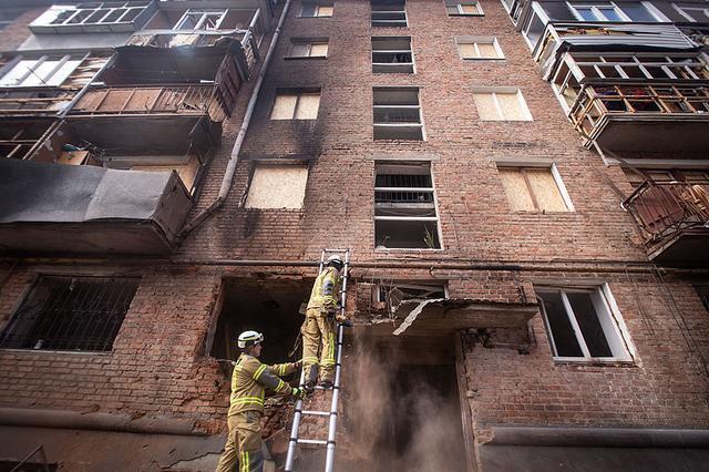 能源设施遭袭 乌克兰多地居民断电