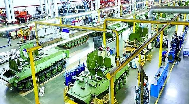 俄罗斯如何摆脱经济萎缩趋势 战时财政药方见底