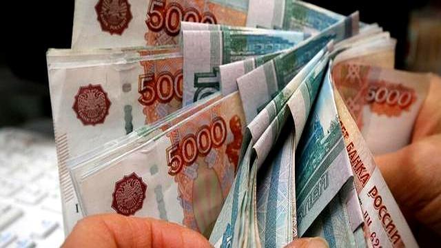 俄罗斯如何摆脱经济萎缩趋势 战时财政药方见底