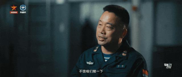 人民海军超震撼视觉大片 77年向海图强