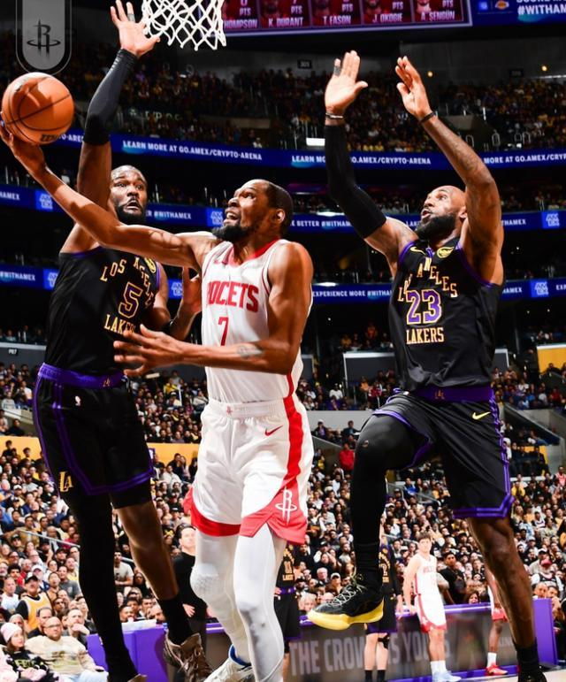 请相信詹姆斯，无论他是不是41岁 领袖风采依旧