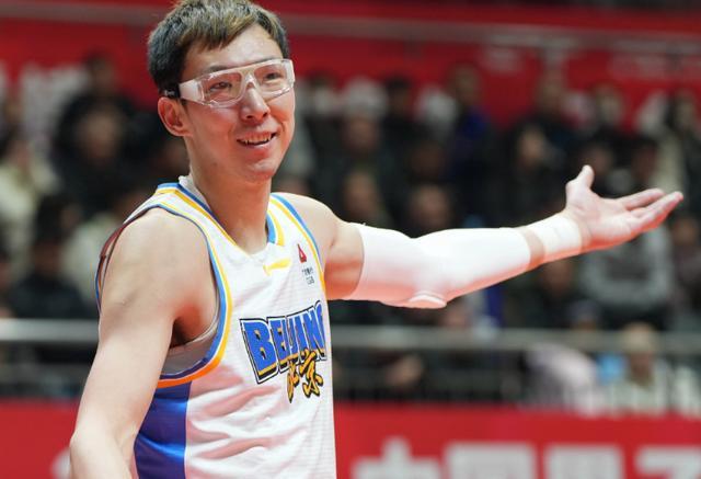 赵睿时隔36天复出战胡明轩 昔日三少对决再现