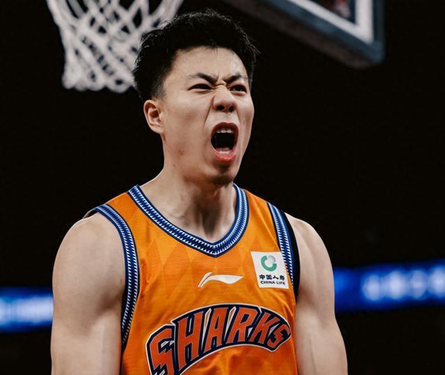 上海险胜1-0山东：怀特塞德23 9张镇麟14分 王哲林遭惊天骑扣