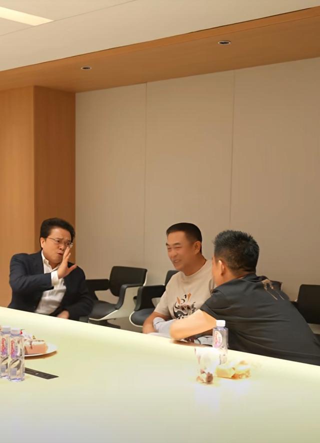 张嘉益用陕西话谈新剧拍摄 老戏骨走进直播间