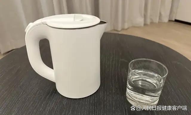 很多人可能每天都在吃塑料刀片 微塑料危害健康引发关注