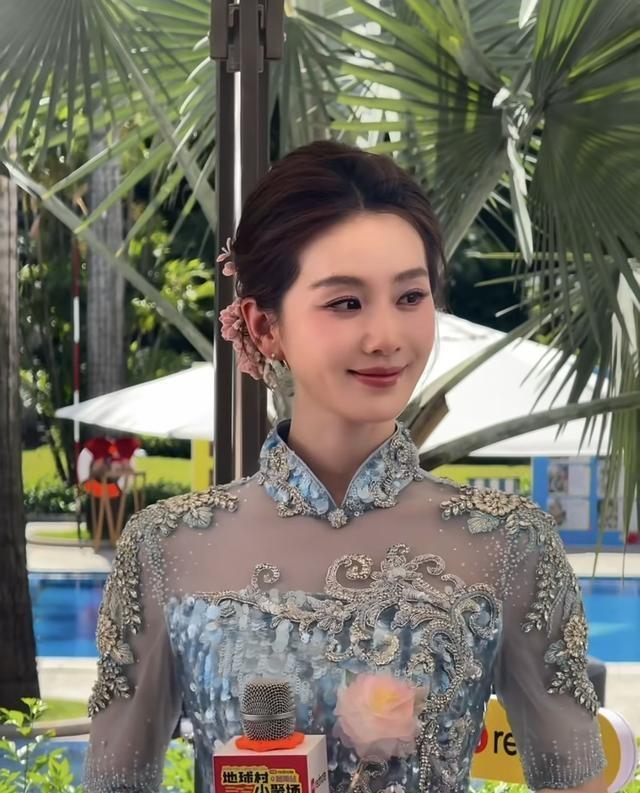 刘诗诗 热红温了还在问用的什么腮红 高温下的敬业与美丽代价