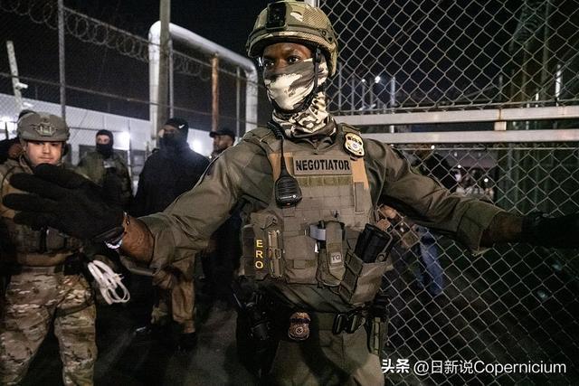 美國一ICE拘留中心爆發(fā)抗議 被拘押者絕食控訴狀況