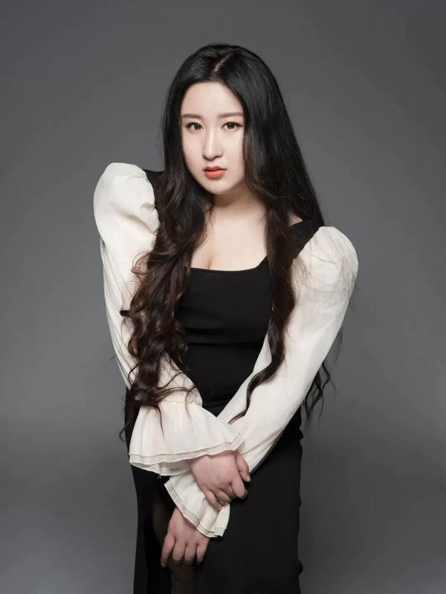 锤娜丽莎圆梦歌手舞台