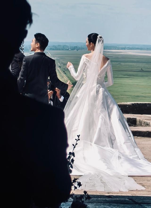 奚梦瑶儿子盼何猷君追平身高 豪门萌娃语出惊人