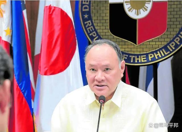 被中方制裁的菲防长堪称“三姓家奴” 家人也遭牵连