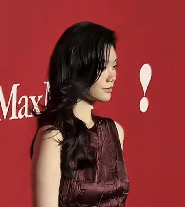 奚梦瑶婚后首次公开亮相 状态惊艳众人