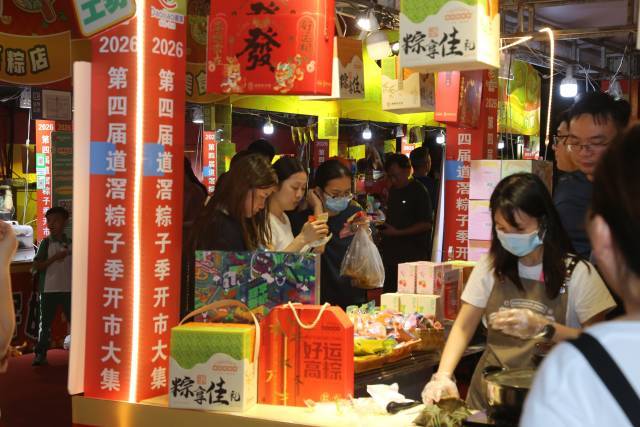 东莞水乡人人有“桨” 龙舟文化激发经济新活力