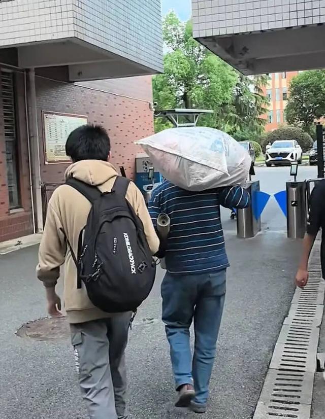 “8个鸡蛋”少年贺永辉去哪读大学 梦想湘潭大学