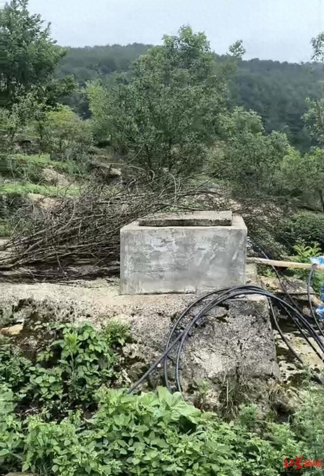 争执后前妻带1岁多幼子坠水窖双亡