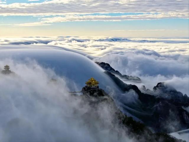 景区月薪6万包吃住招