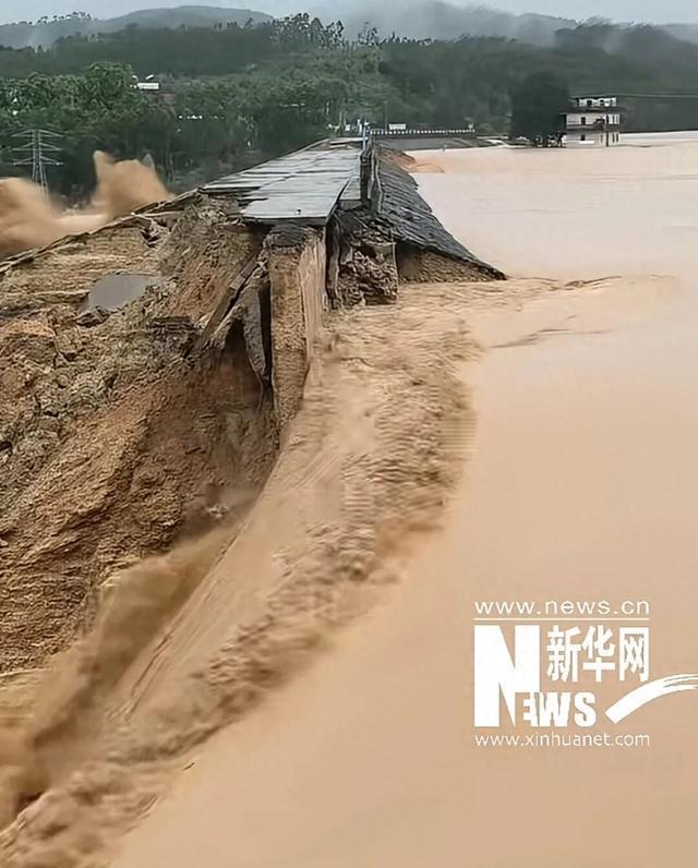六蓝水库水位已降到大坝基岩以下