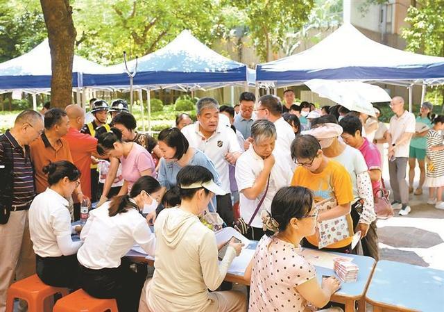 小区业委会发288万现金业主乐开花 公共收益透明分配
