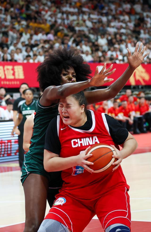 中国女篮vs尼日利亚最后两分钟纯享 张子宇无惧防守强拿两分制胜 逆转胜利振奋人心
