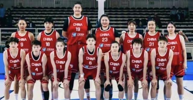 中国女篮61比94美国女篮