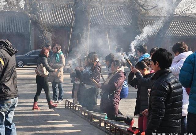 为什么干坏事的人都喜欢烧香拜佛
