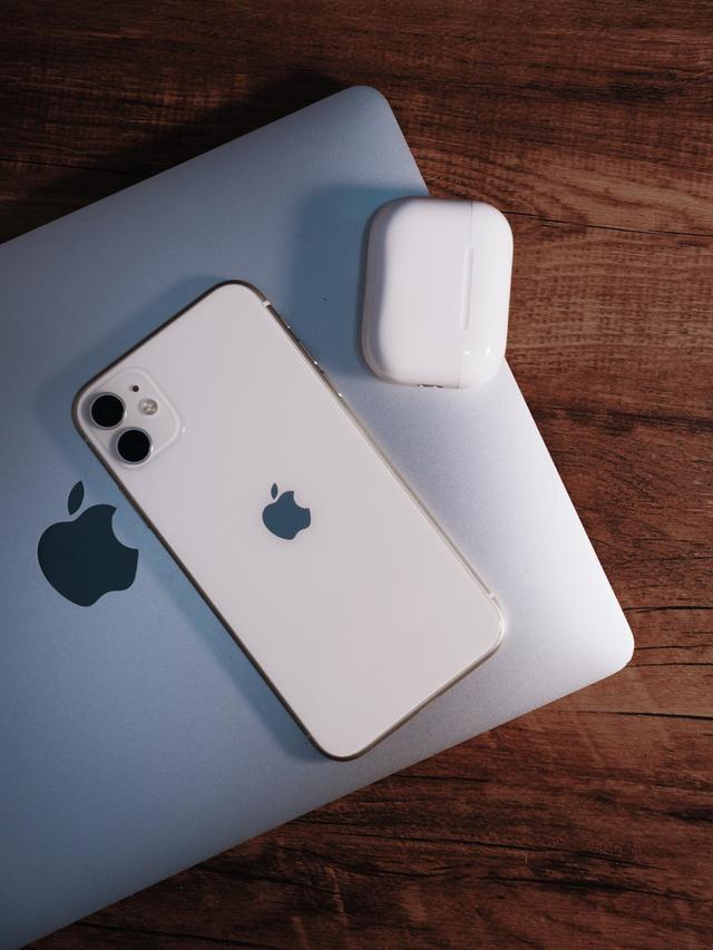 iPhone确实一代比一代结实 iPhone 11成最强机皇
