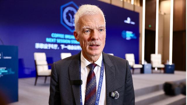 OECD司长：中国职教突飞猛进