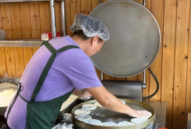 沈腾带火三亚某东北馅饼店 老板实诚拆台反圈粉