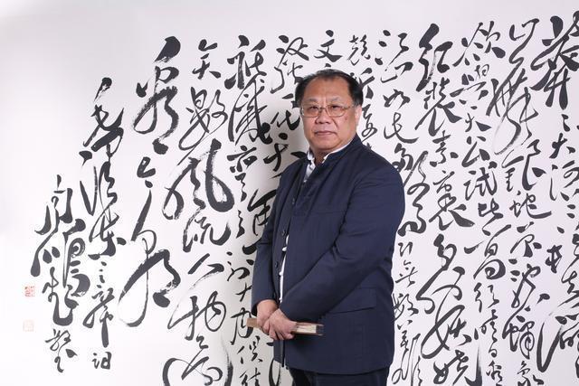 “大国雄民,温文而霸——庆祝中华人民共和国成立75周年周鹏飞书画艺术展”今日在无锡开幕