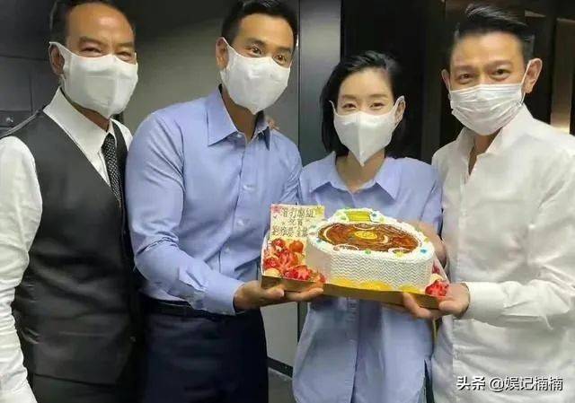 白莲花女星送儿子入圈？刘雅瑟夺奖受看好？蒋依依被合约拖糊？