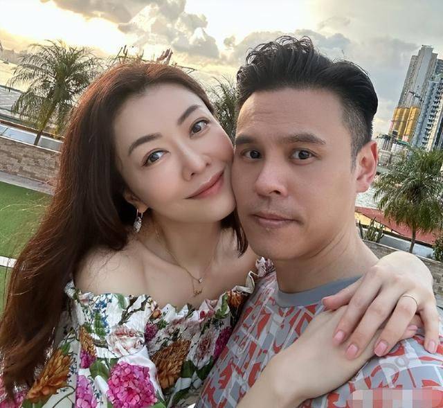 熊黛林和谁结婚了图片