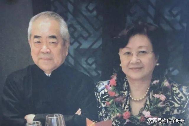 揭秘86岁书法家范曾与小50岁主播徐萌结婚真实内幕