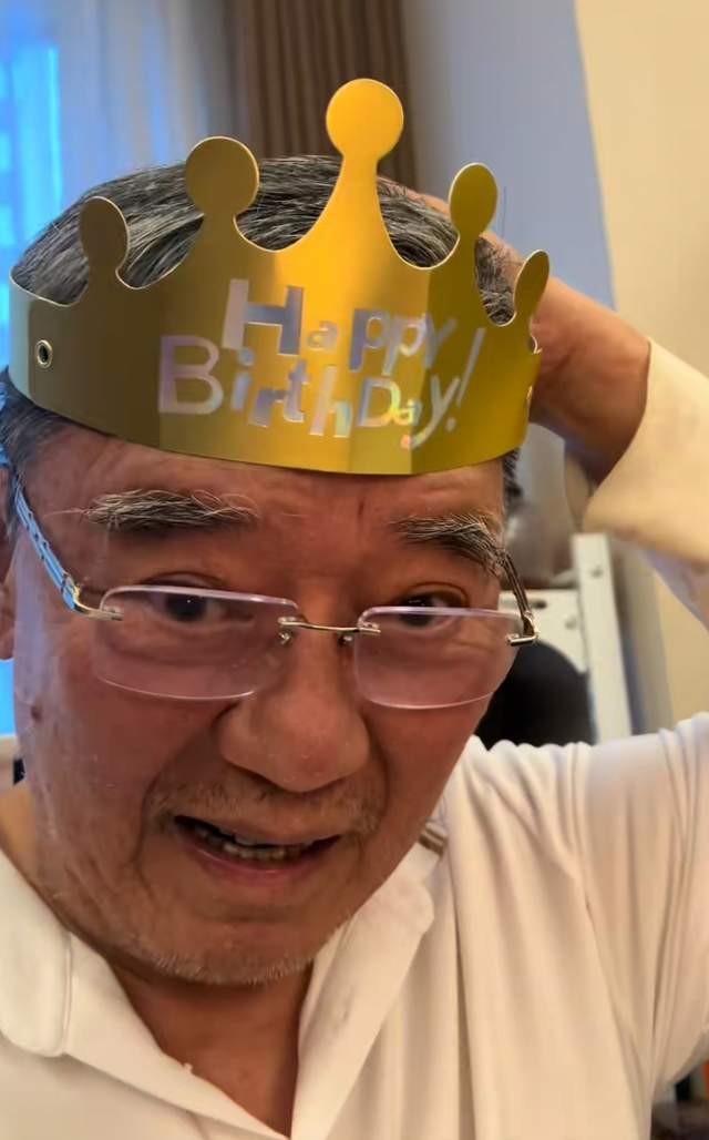 72岁李立群携妻女庆生，女儿李元元罕见出镜，33岁仍未婚惹老父亲心疼