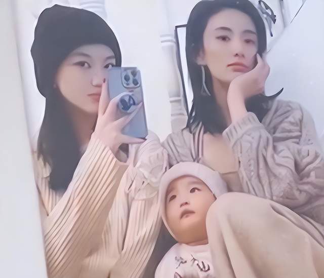 海哈金喜替李亚鹏尽孝，带80岁婆婆度假，婆媳俩喝酒吃串玩尽兴
