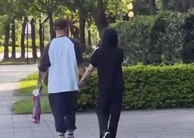 大小S台娱圈人缘堪忧！赵正平公开内涵，吴宗宪跟张兰直播倒油大S