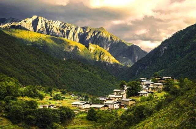 有一种叫云南的生活丨走进迪庆，找寻心中的日月